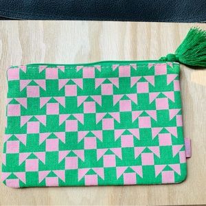 2/10$ new IPSY makeup bag